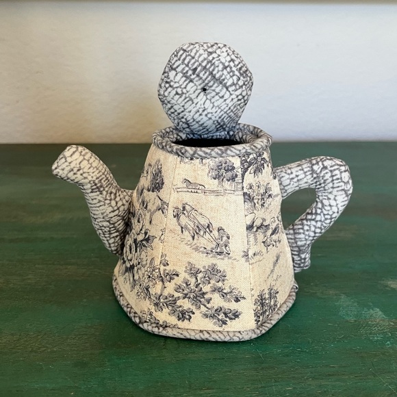Toile Cloth Teapot Pin Cushion | Vintage | 4-1/4” T, 5-1/2” W - Picture 5 of 11